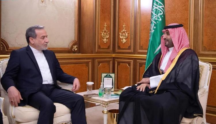 ولي العهد السعودي يلتقي وزير خارجية إيران ويؤكد: ندعم الحوار بالوسائل الدبلوماسية لتسوية الخلافات