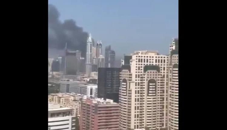 حريق هائل يلتهم ناطحة سحاب في دبي