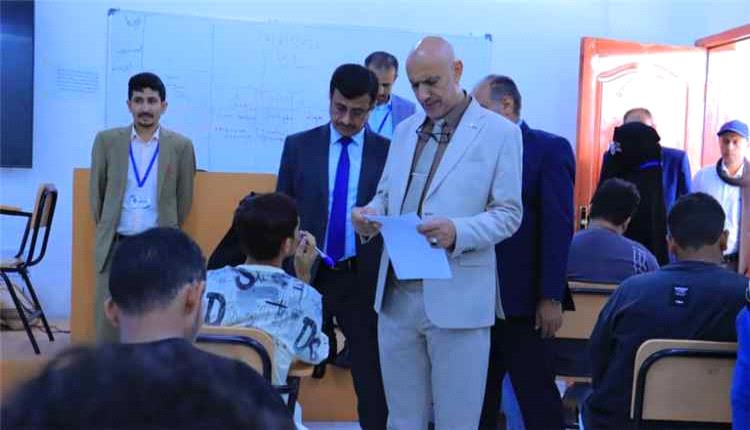 جامعة إقليم سبأ تُجري اختبارات المفاضلة لقبول الدفعة السابعة بكلية الطب وسط تنافس واسع