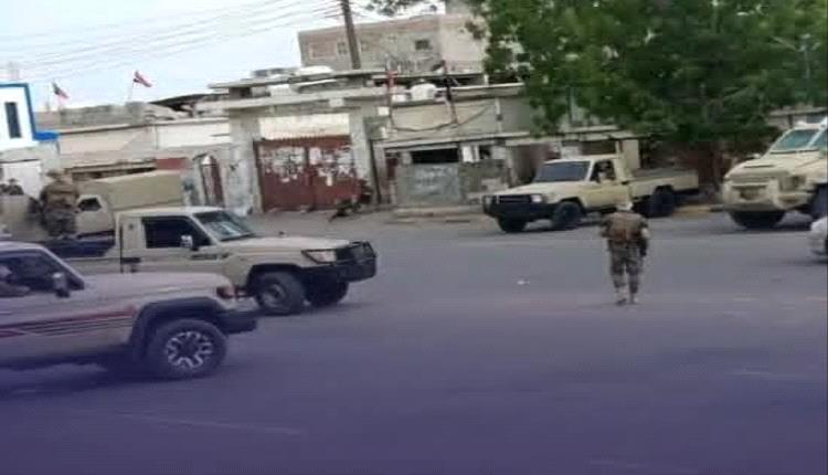 إيقاف متورطين في حادثة إطلاق نار داخل ديوان محافظة أبين وإحالتهم للتحقيق