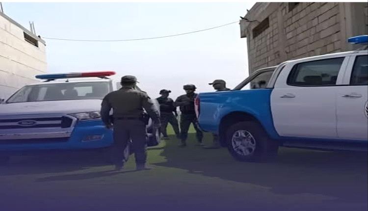 ضبط مطلوب أمني أثناء محاولته استخراج جواز سفر في المهرة