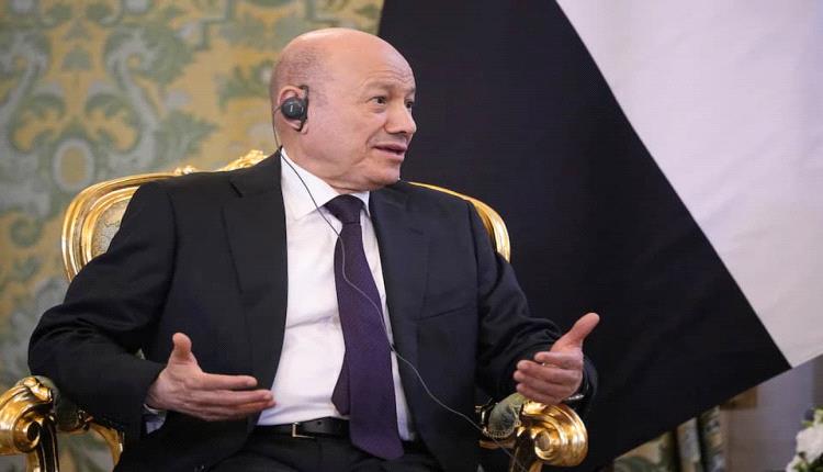 ترامب يبحث مع العليمي تقدم الحوثيين قرب باب المندب متعهدا بدعم عسكري