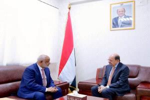رئيس الوزراء يستقبل محافظ الحديدة ويؤكد ان استعادة كامل سلطة الدو..