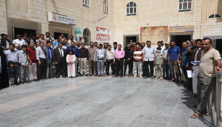 مستشفى كرى العام ينظم وقفة تضامنية دعماً للشعب الفلسطيني واستنكاراً للعدوان على غزة