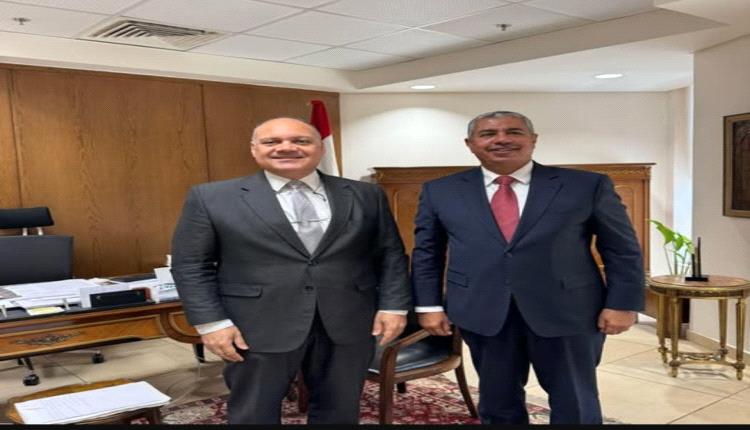 لقاء يمني مصري بشأن ترحيل مواطنين يمنيين وملف العالقين في غزة