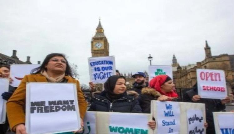 بريطانيا توقف برامج إعادة توطين الأفغان: قرار مفاجئ يثير القلق