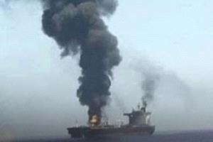 هجوم يستهدف سفينة تجارية غرب الحديدة