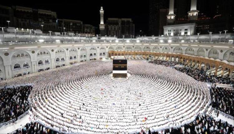 من الأندلس إلى مكة... ثلاثة إسبان يخوضون رحلة الحج على ظهور الخيول