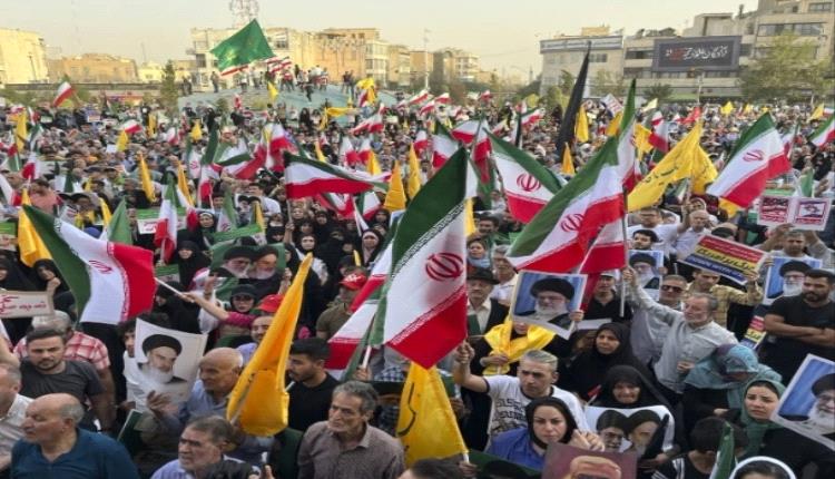 إيران تنظم جنازات رسمية لشهداء الحرب مع إسرائيل في ظل جهود لوقف إطلاق النار