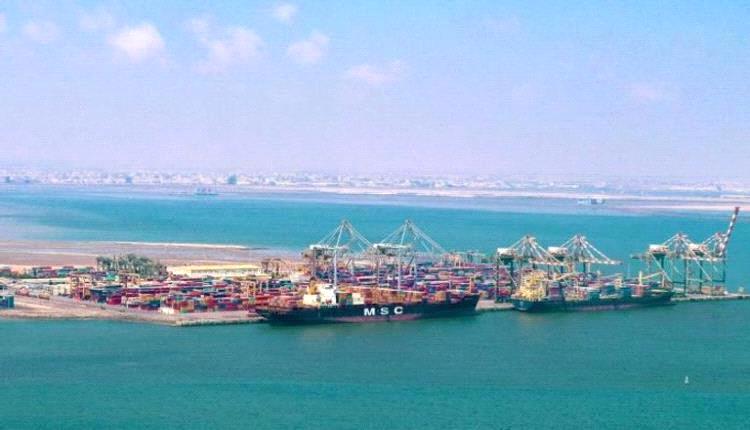 عدن.. إدارة الميناء تنفي وجود اختناقات وتؤكد استمرار النشاط الملاحي بكفاءة عالية