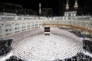 أكثر من مليون مسلم في مكة لأداء الحج وسط استعدادات مكثفة لمواجهة الحر