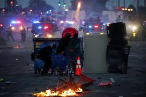 حظر تجوال في لوس أنجلوس وترامب يتعهد بـ"تحرير المدينة"