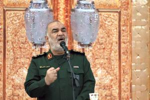 مقرّب من خامنئي وعدو شرس لإسرائيل... من هو حسين سلامي قائد «الحرس الثوري»؟