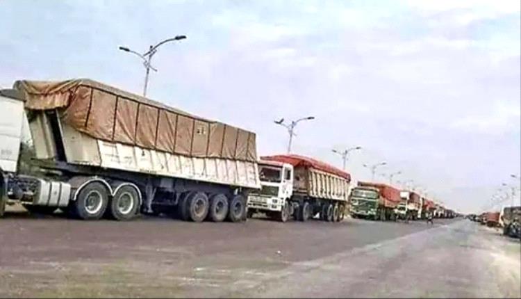 مليشيا الحوثي تفرض أعباء مالية جديدة على سائقي الشاحنات في الحديدة