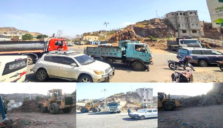 بتوجيهات مدير عام" القاهرة".. بدء أعمال إزالة مخلفات الأتربة وفتح الطريق في جولة الكهرباء