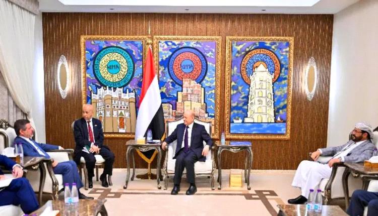 العليمي: إنهاء تهديد الحوثيين لن يتم إلا بهزيمة حاسمة تجردهم من مصادر القوة