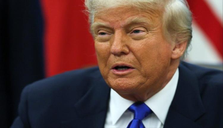 ترامب يهدد آبل برسوم جمركية 25% إن لم تصنع هواتف آيفون بأمريكا