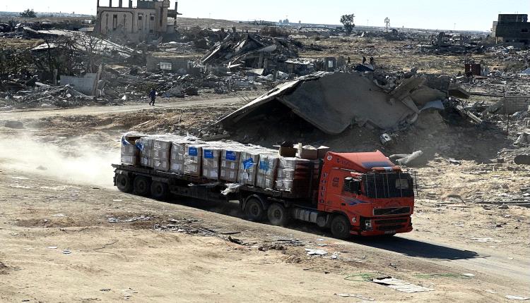 نداء عاجل: المركز الفلسطيني لحقوق الإنسان يدين جريمة الاحتلال الإسرائيلي ضد المدنيين ويطالب بحماية المساعدات الإنسانية