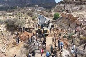 الضالع: السلطة المحلية تُعيد فتح طريق مريس ـ دمت لتعزيز حركة النقل وتخفيف معاناة المواطنين