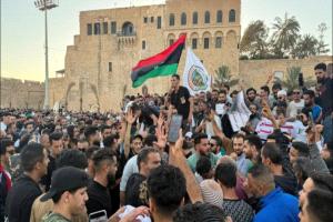 مخاوف من تجدد الاشتباكات في طرابلس... وإدانات دولية لترهيب المتظاهرين في ليبيا.
