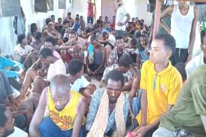 عملية بحرية نوعية بالصبيحة تضبط 119 مهاجراً أفريقياً و4 مهربين
