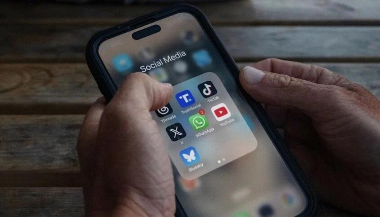 تقرير بيو: تراجع استخدام "إكس" وصعود تيك توك وريدِت في الولايات المتحدة