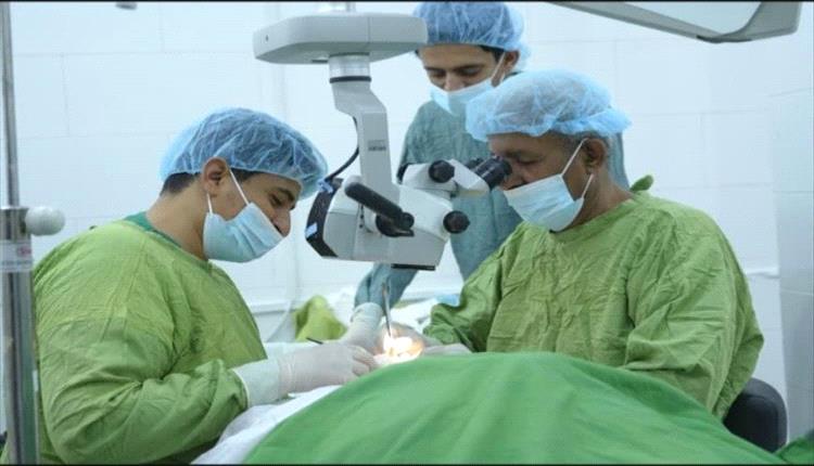 أكثر من 62 ألف خدمة طبية مجانية لمرضى العيون في مأرب خلال نصف عام بدعم إنساني متواصل