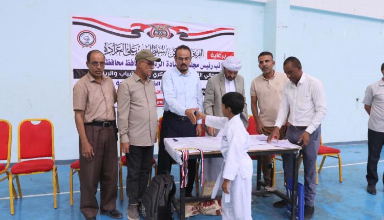وكيل مأرب يُكرم الفائزين  في البطولة الرابعة للكاراتيه