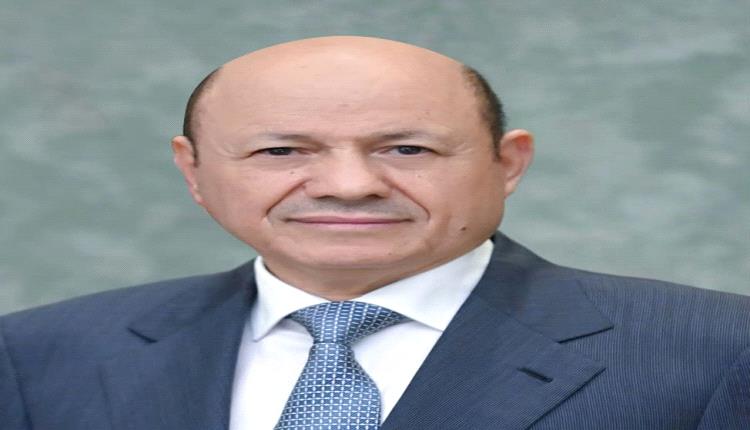 رئيس مجلس القيادة يهنئ طلاب الثانوية العامة ويوجه بتكريم المتفوقين ورعاية المعلمين