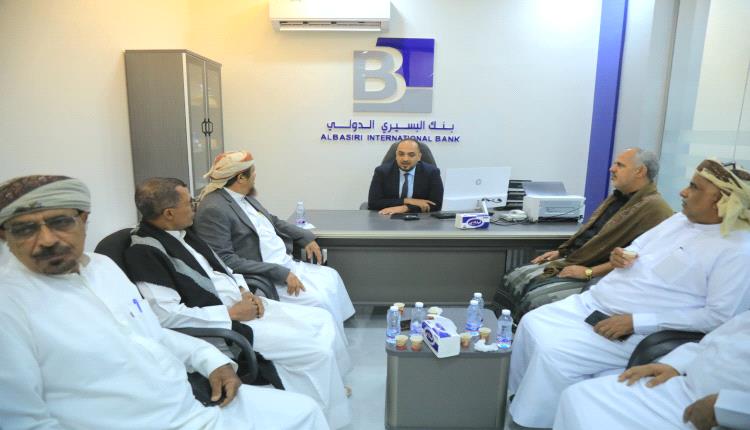 امين عام المهرة ومدير فروع بنك البسيري يفتتحان  بنك البسيري الدولي وفندق جود السياحي في الغيظة ضمن خطط تعزيز الاستثمار