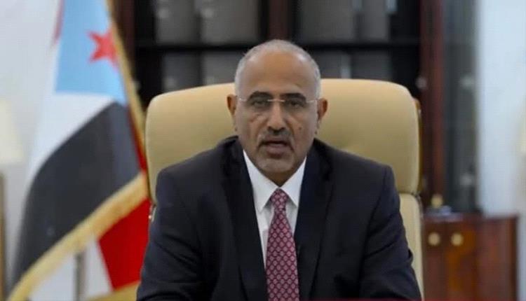 الصومال يحقق في تقارير عن استخدام غير مصرح به لمجاله الجوي لتهريب عيدروس الزبيدي