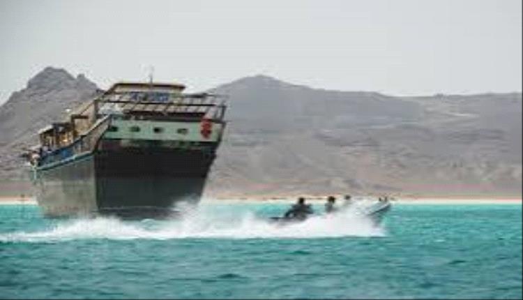 رويترز: إيران طلبت من الحوثيين الاستعداد لإغلاق باب المندب حال استهداف بنيتها التحتية