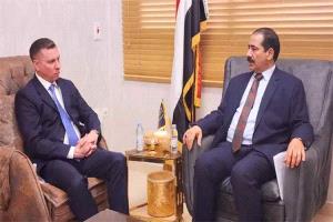 وزير الداخلية يبحث مع الملحق الأمني بالسفارة الأمريكية تعزيز التعاون الأمني ومكافحة الإرهاب