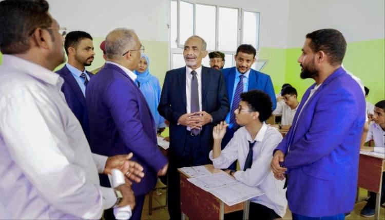 عضو مجلس القيادة الرئاسي محمود الصبيحي يدشن امتحانات الثانوية العامة بمشاركة أكثر من 93 ألف طالب وطالبة