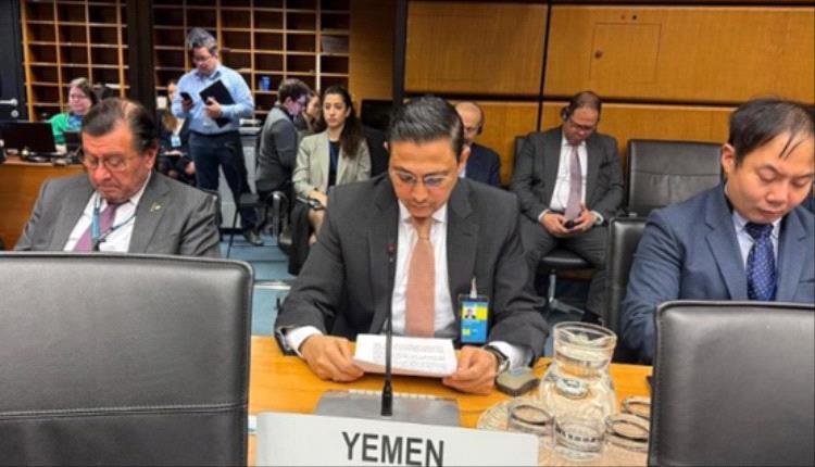 اليمن يجدد رفضه استخدام أراضيه لتهديد ملاحة البحر الأحمر