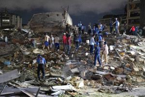 32 قتيلاً وأكثر من 700 جريح جراء زلزالين قويين ضربا فنزويلا