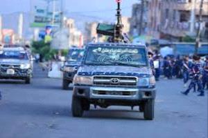شرطة تعز تضبط مطلوبًا أمنيًا صادرًا بحقه أوامر قبض قهرية