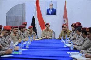 وزير الدفاع يعقد أول اجتماع موسع بمشاركة القيادات العسكرية المعيّنة حديثًا في مأرب