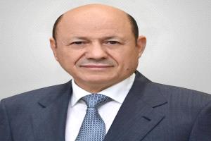 رئيس مجلس القيادة يعزي السفير رياض العكبري