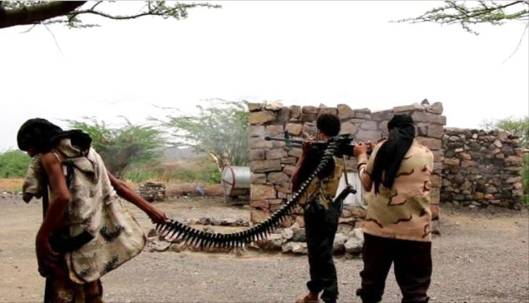 مقتل واصابة 80 عنصراً حوثياً بنيران القوات المسلحة في جبهة الأقروض جنوب تعز