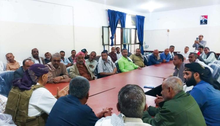 محافظ تعز يبحث مع مشايخ و وجهاء المواسط رفد الجبهات وتعزيز تماسك الجبهة الداخلية