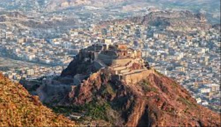 لجنة الطوارئ بمحافظة تعز تمنح الطلاب والموظفين إجازات مؤقتة في المديريات الواقعة تحت سيطرة المليشيات الحوثية