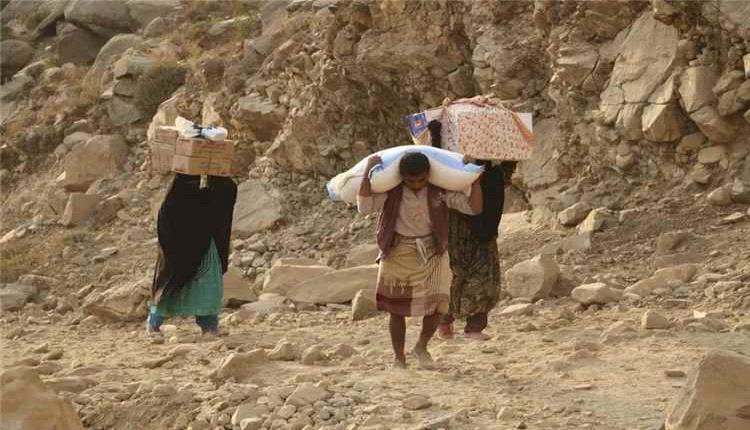 حصار تعز يخنق السكان.. البنزين بـ100 ألف ريال ومخزون القمح يكفي 19 يوماً