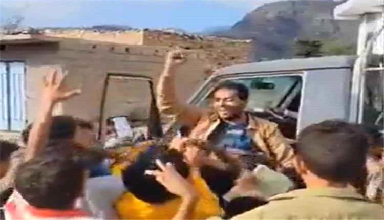 حملات تجنيد حوثية تستهدف القرى والأطفال في الحجرية والخوخة وحيس