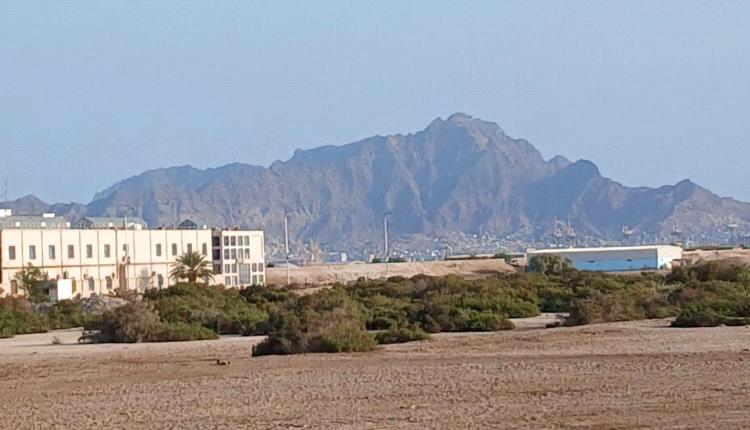 وزير الإعلام اليمني: رئيس الوزراء والحكومة بخير بعد استهداف الحوثيين قصر معاشيق بـ5 صواريخ