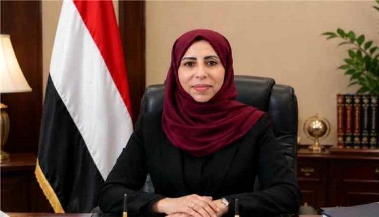 الحكومة اليمنية ترد على عرض إيران الوساطة وتطالب بتنفيذ حظر السلاح
