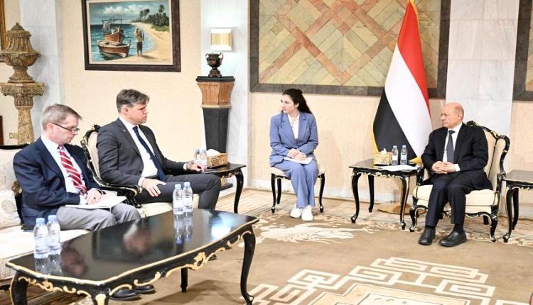رئيس مجلس القيادة يؤكد مواصلة «فجر اليمن» أهدافها لاستعادة الدولة وحماية السكان