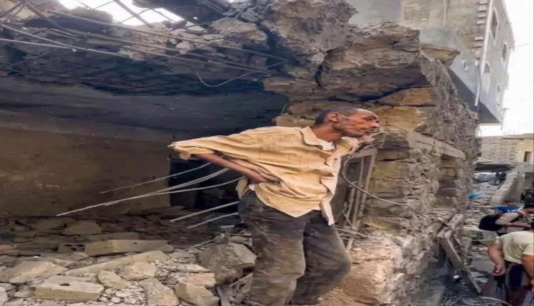 توجيهات رئاسية عاجلة ببناء منزل لأسرة تضررت بقصف حوثي في تعز.. واستنكار شعبي لتصاعد الجرائم الإرهابية من قبل مليشيا الحوثي