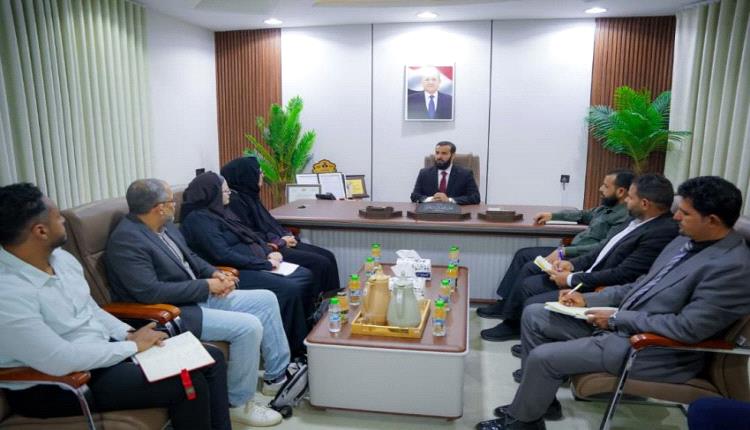 محافظ أبين يبحث مع اللجنة الدولية للصليب الأحمر سبل توسيع تدخلاتها