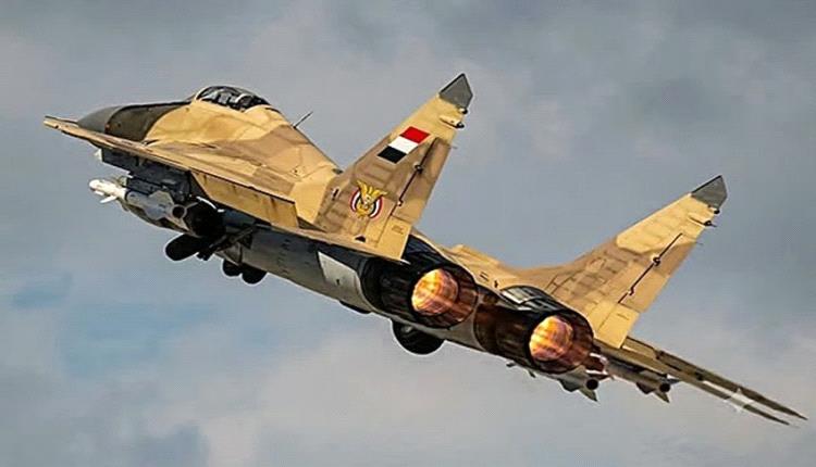 الطيران الحربي يضرب مواقع المليشيات الحوثية بتعز والقوات المسلحة والمقاومة الشعبية تتصدى لهجمات متفرقة في محيط المدينة